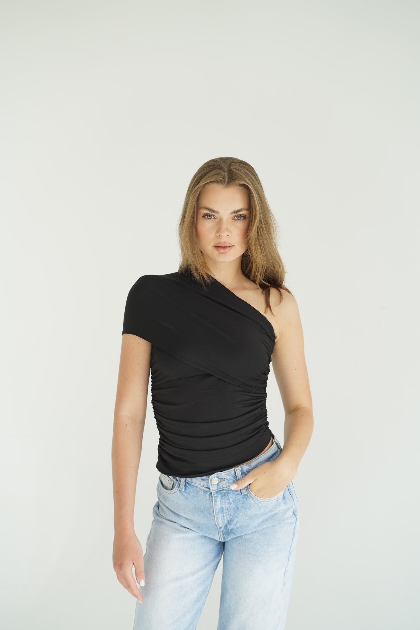 Asymmetrical Drama - Black