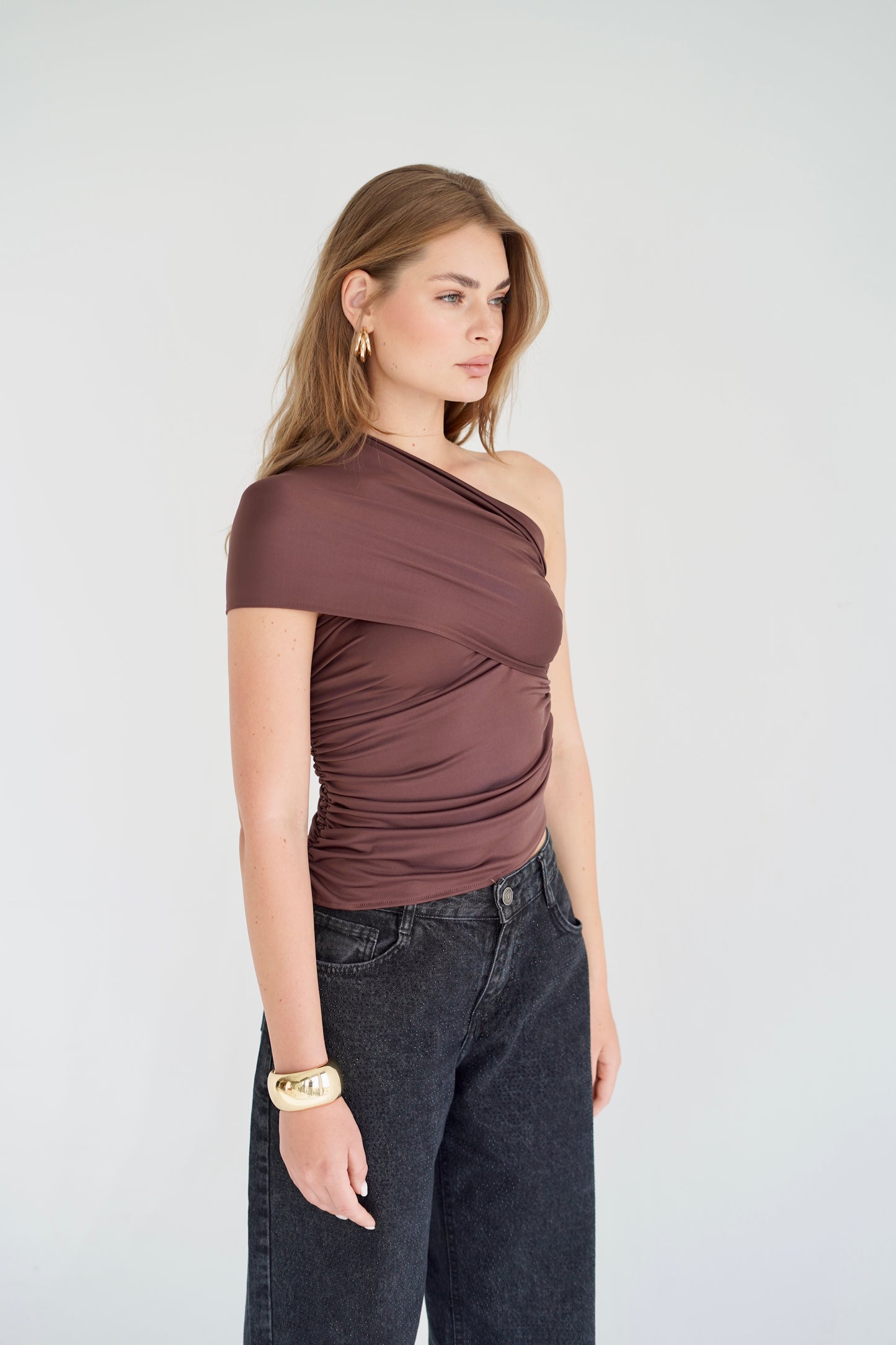Asymmetrical Drama - Brown