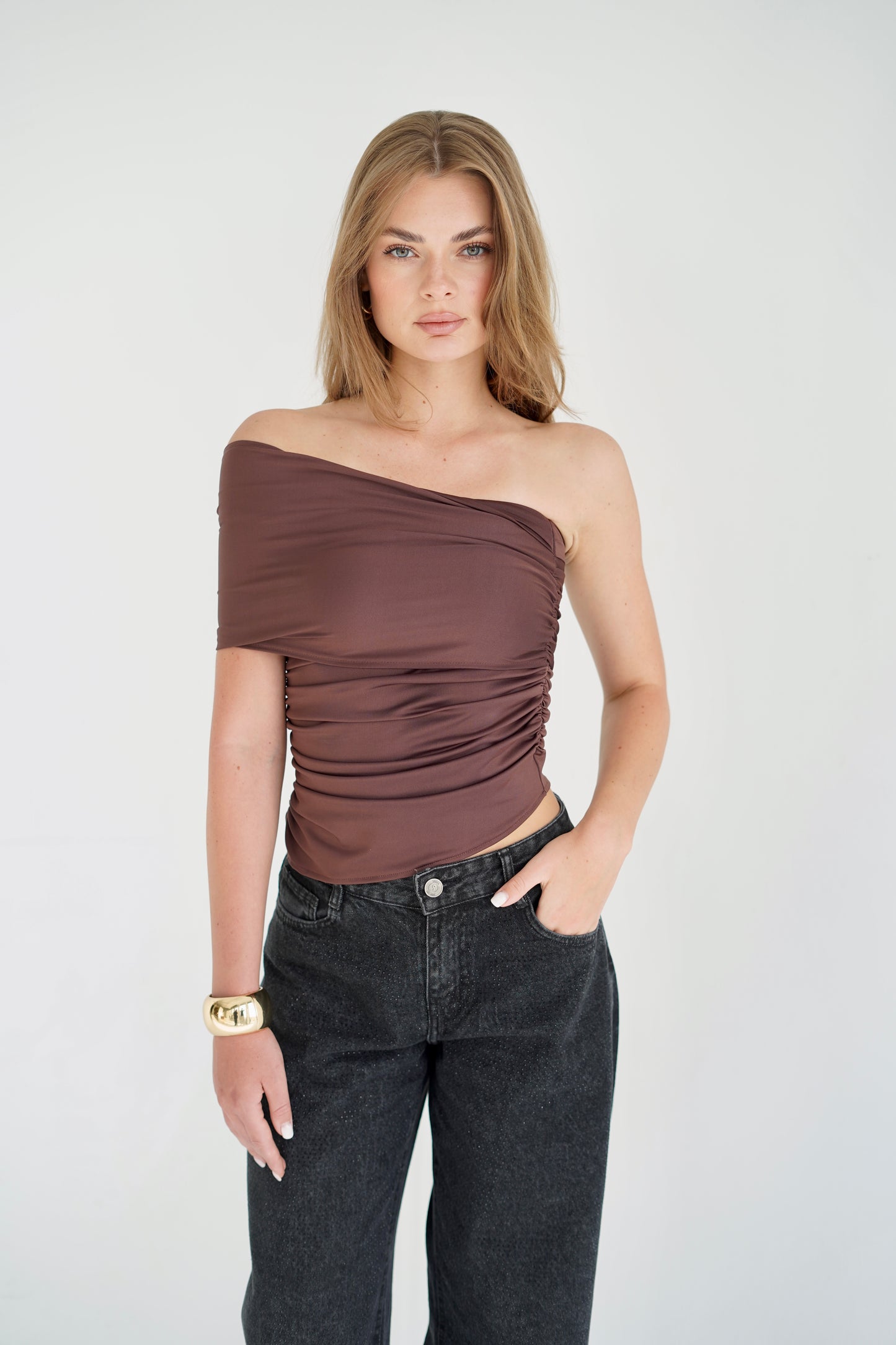 Asymmetrical Drama - Brown