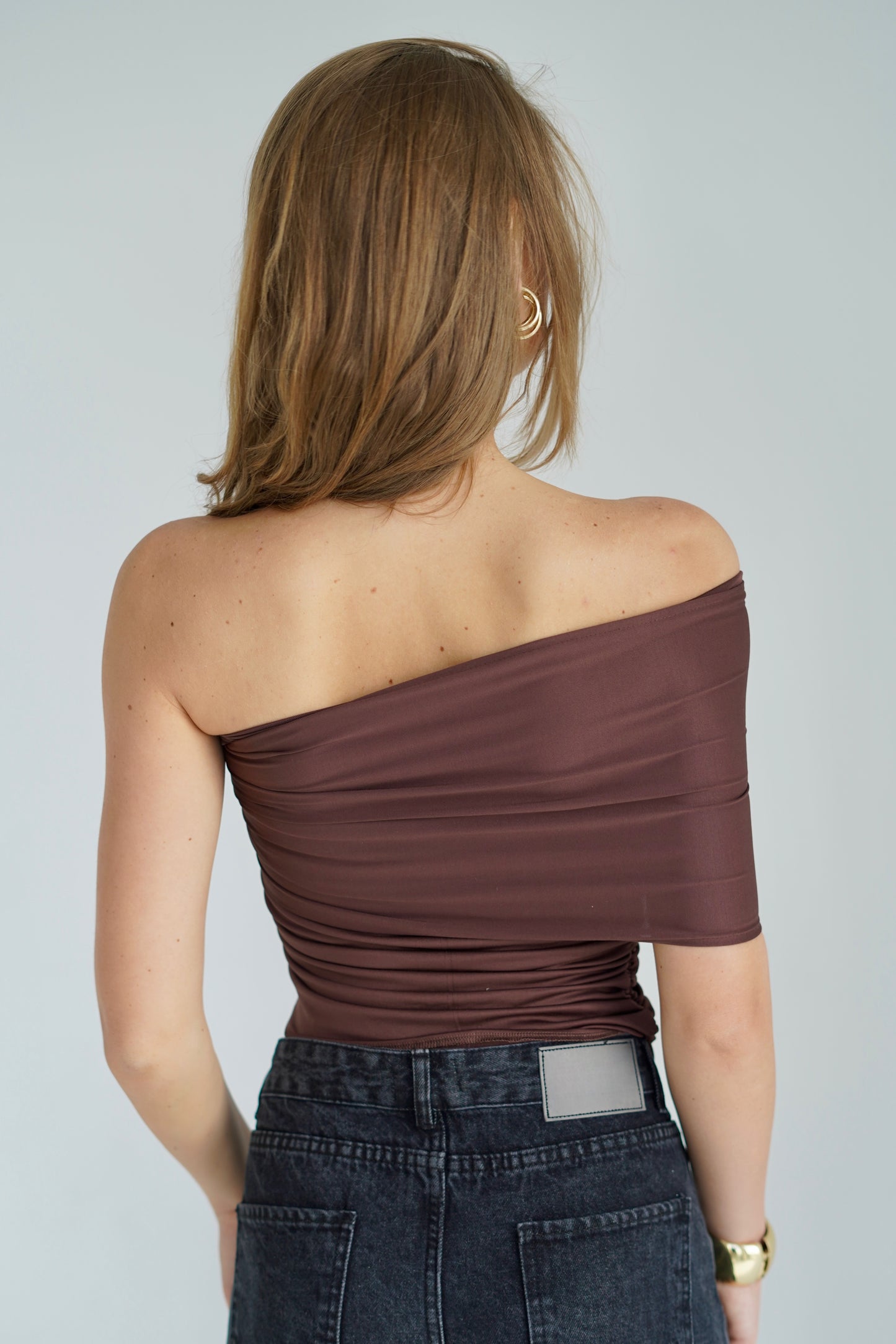 Asymmetrical Drama - Brown